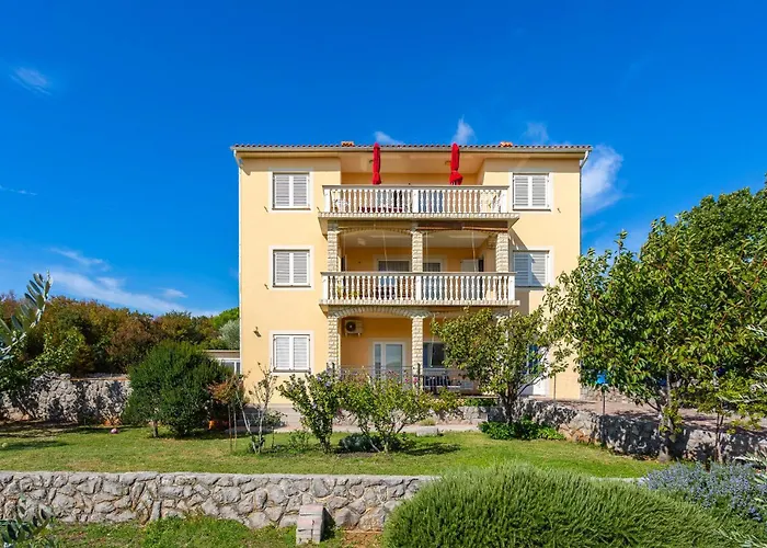 2 Bedroom In *
