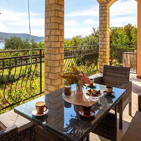 2 Bedroom In 公寓 *