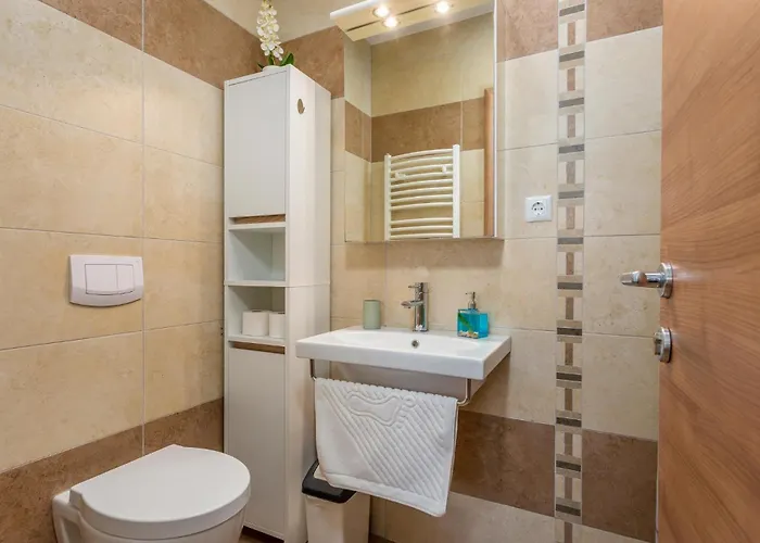 2 Bedroom Nice Apartment In Kornic *