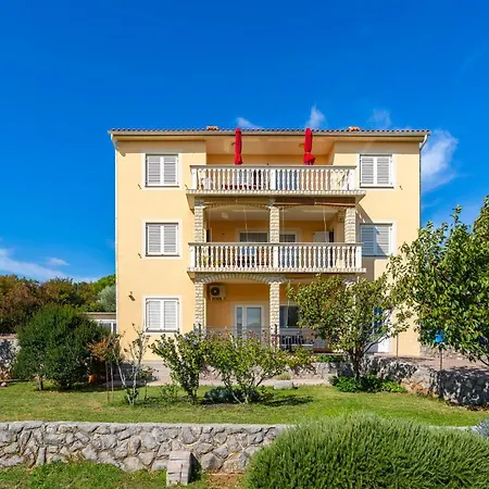 2 Bedroom Nice Apartment In Kornic *